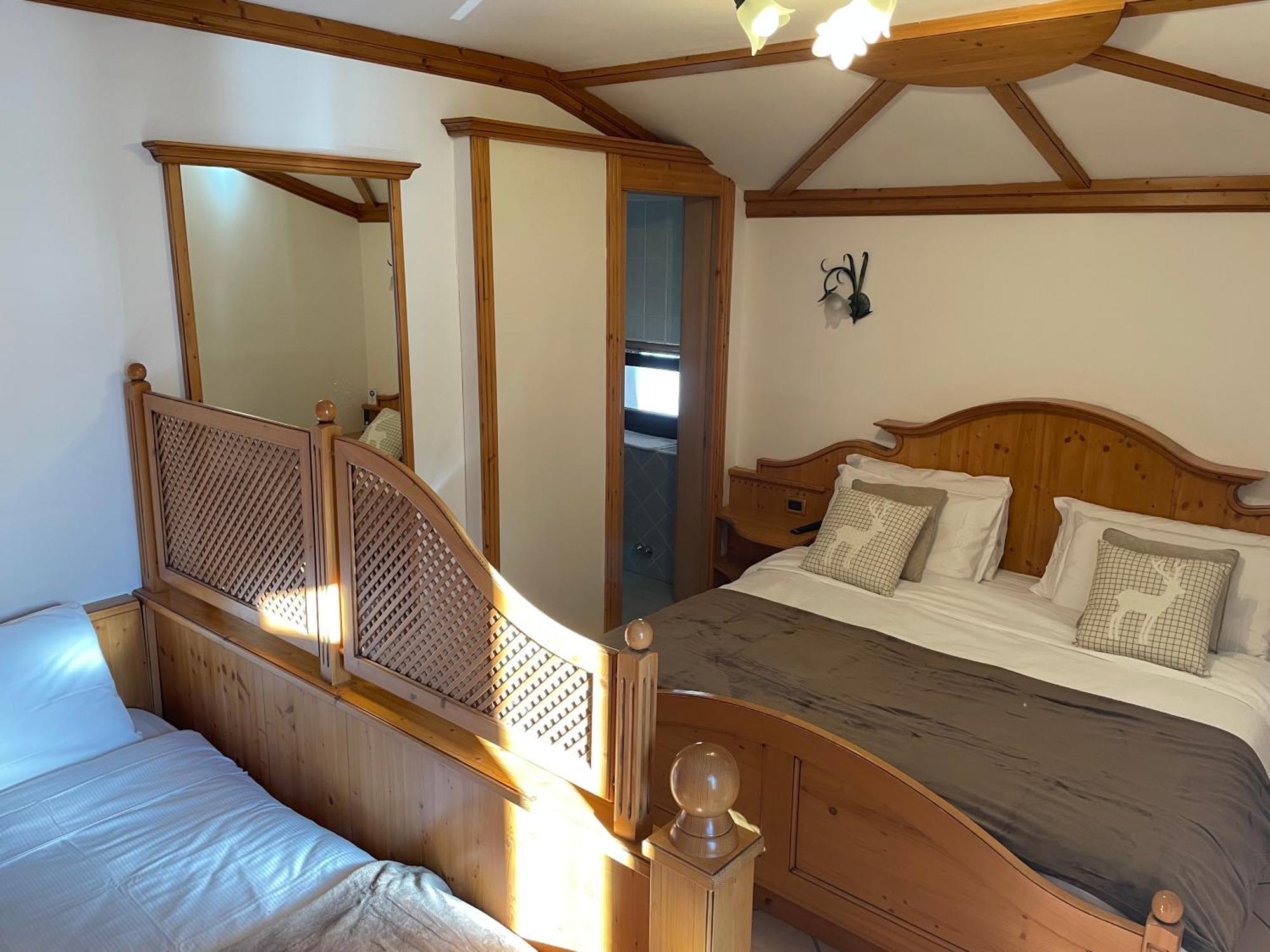 Hotel Valle Verde - Rent Ski & Bike ตาร์วีซีโอ ภายนอก รูปภาพ