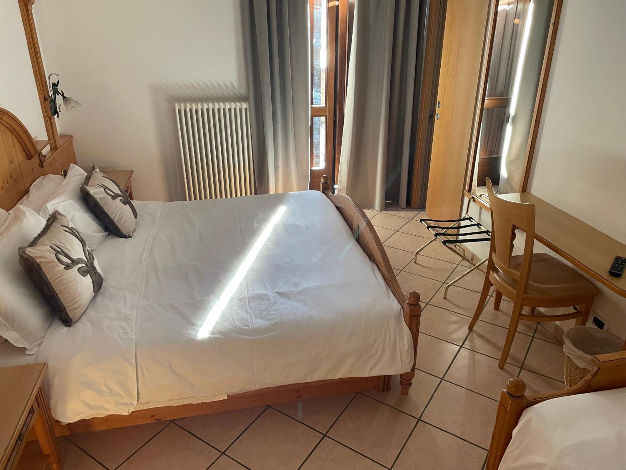 Hotel Valle Verde - Rent Ski & Bike ตาร์วีซีโอ ภายนอก รูปภาพ